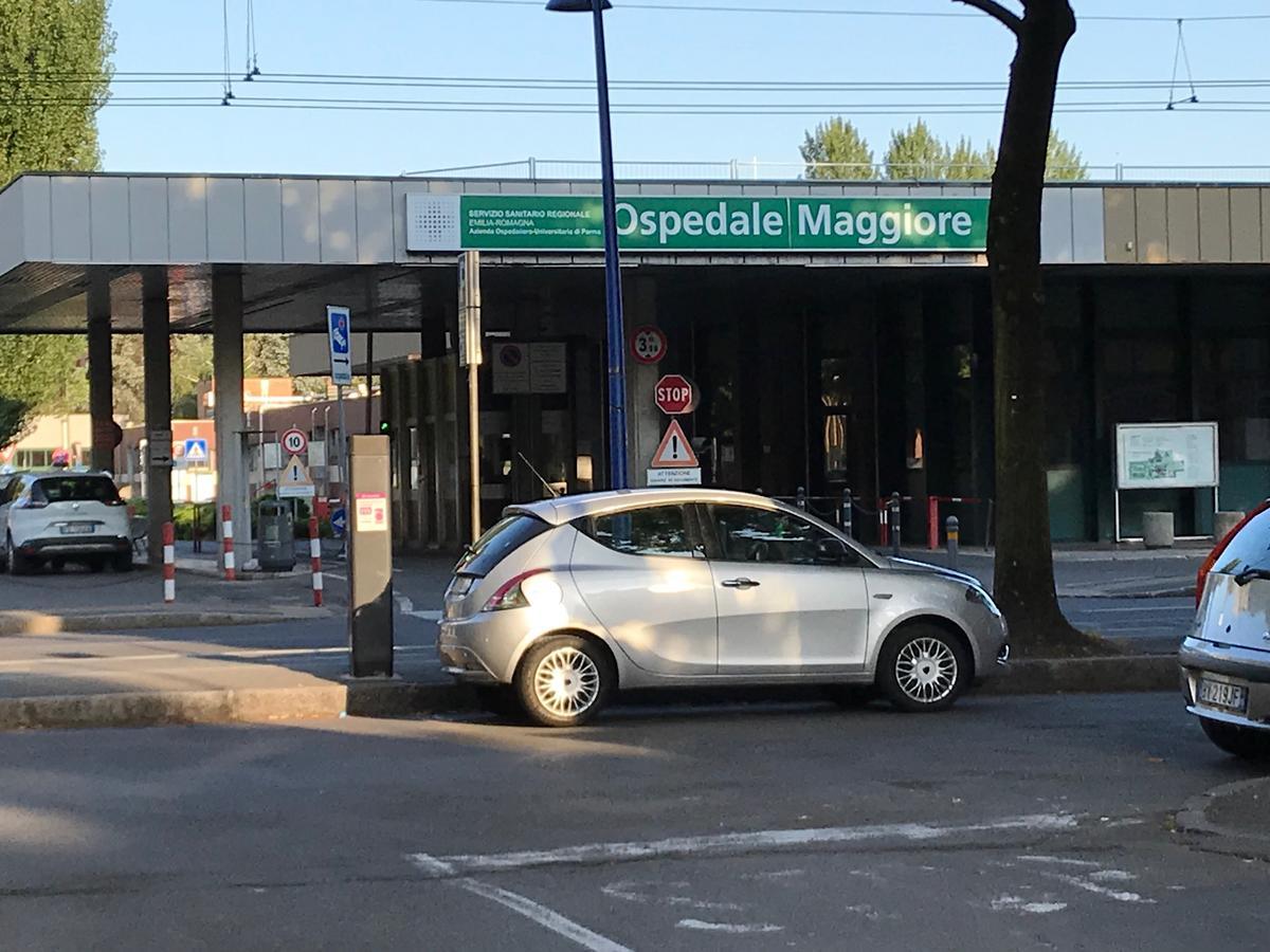Affittacamere Room Ospedale Maggiore パルマ エクステリア 写真